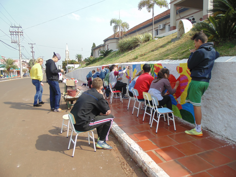  ESCOLA PADRE ANTONIO MICHELS DESENVOLVE  PROJETO SOBRE RELAÇÕES HUMANAS